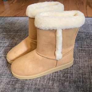 Fabkids size 1 boots